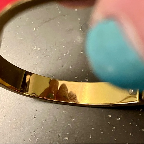 Tory Burch- Red Leather Inlay Gold 1/2” Hinge Bracelet. Like new condition. - Picture 11 of 12